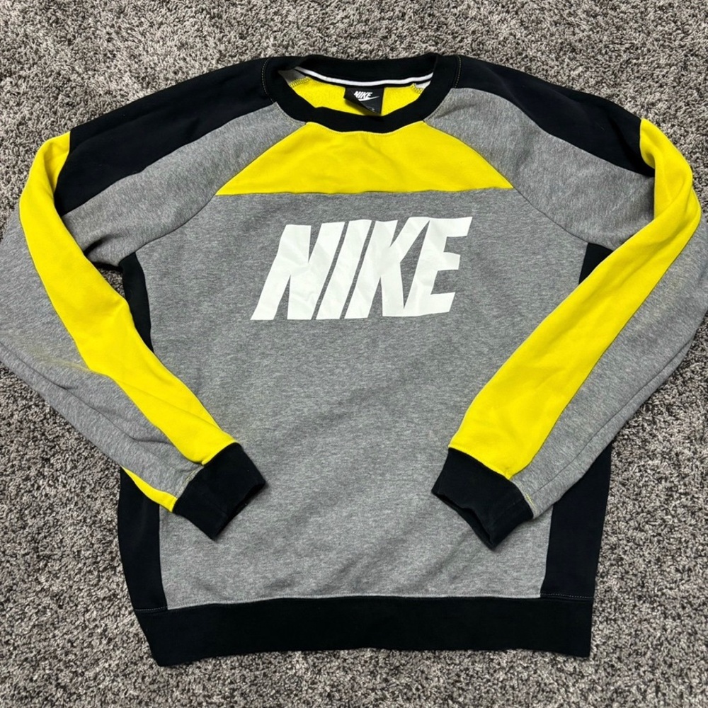 Nike Men's Gray and Yellow Sweater
